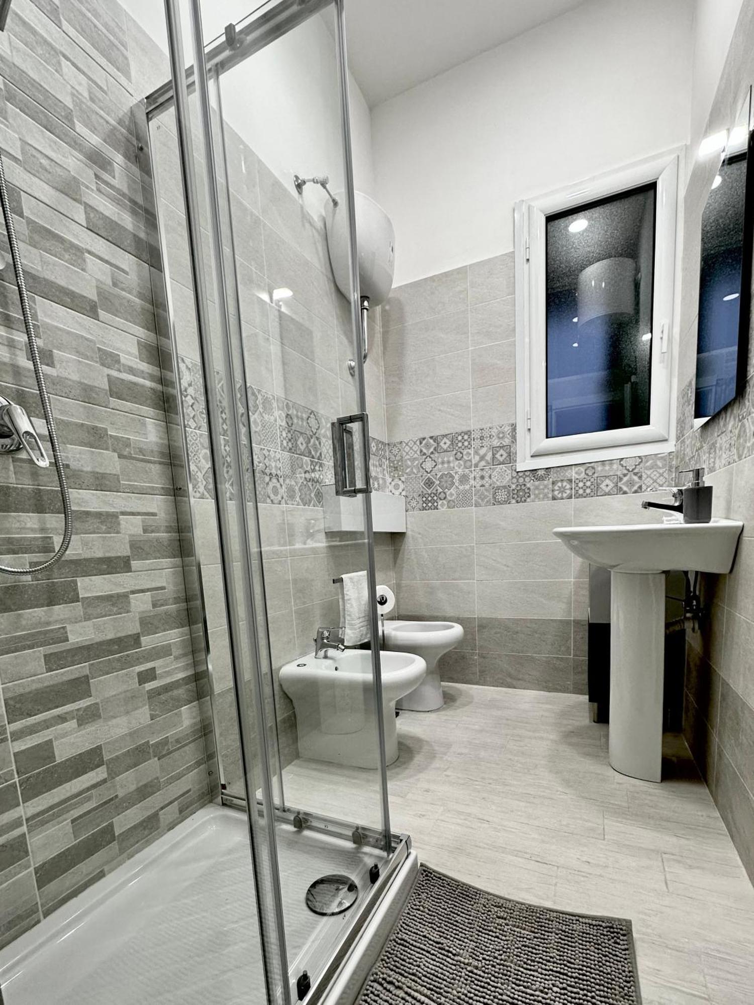 Napule House - Napoli Appartamento In Centro Екстериор снимка